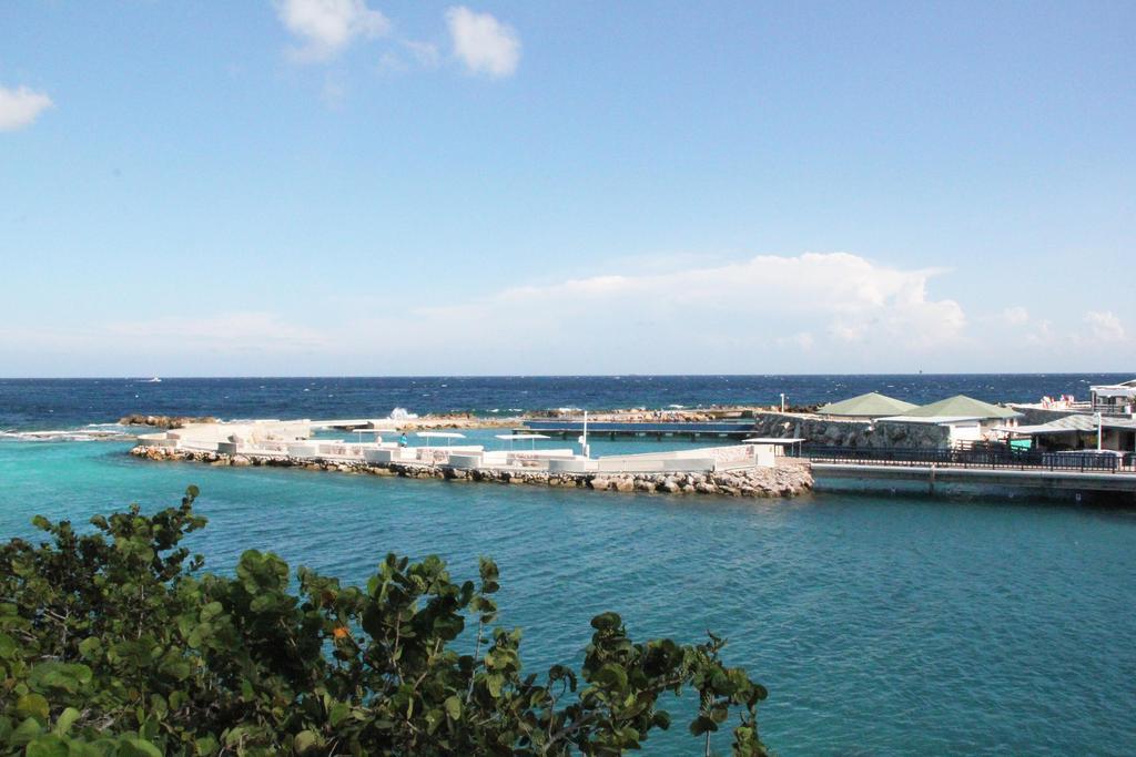 Ocean Sky Apartments Willemstad Buitenkant foto